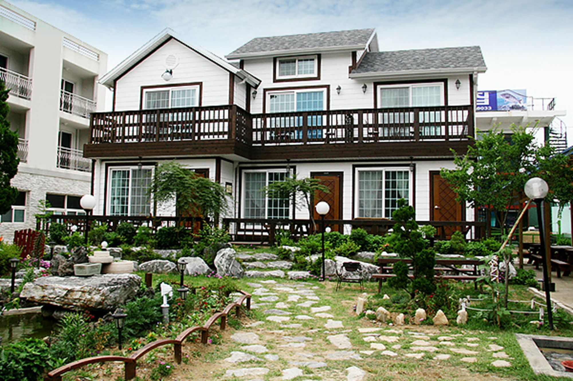 First Pension Тхэан Экстерьер фото